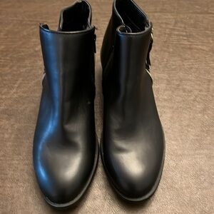 NWOT-Arizona Women's Canyon Block Heel Booties, SIZE 8